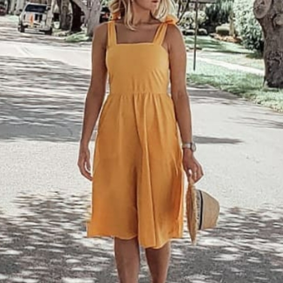 Yellow dress - Picture 7 of 7